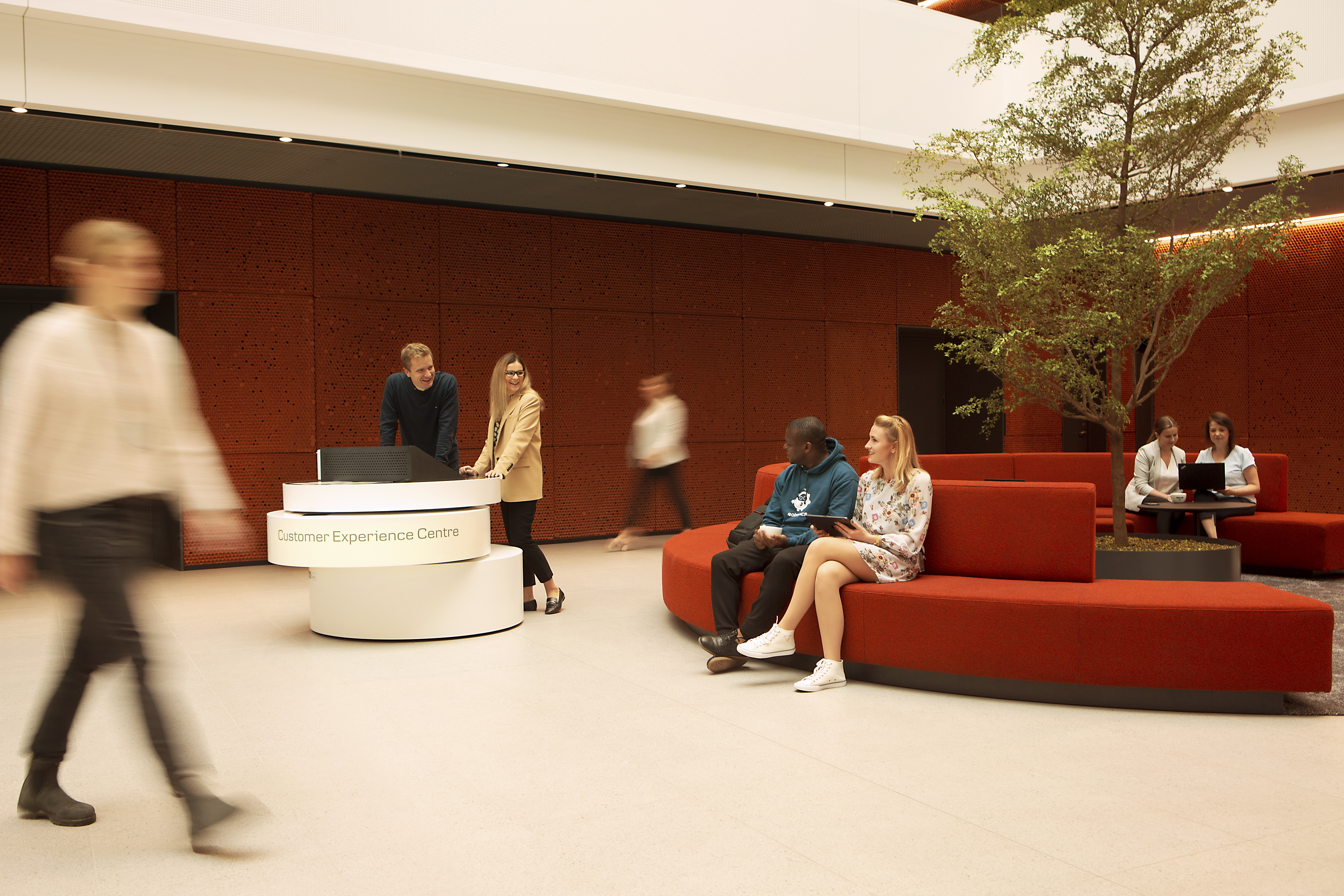 Išėję darbuotojai vis dažniau grįžta: kokią naudą jie atneša organizacijoms?